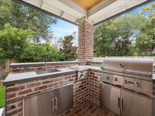 7 Hedwig Shadows Drive, Houston TX 77024