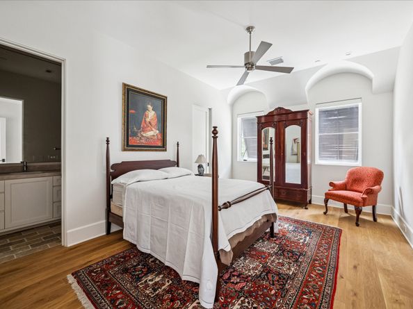 7 Hedwig Shadows Drive, Houston TX 77024