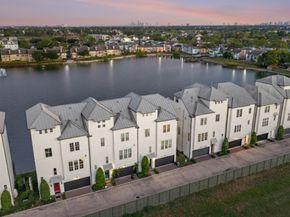 2202 Lakeshore Edge Drive, Houston TX 77080