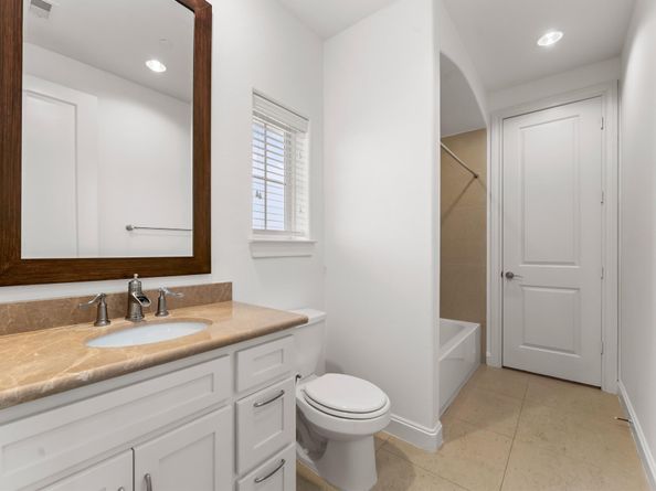 2202 Lakeshore Edge Drive, Houston TX 77080