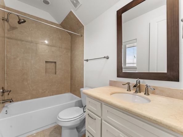 2202 Lakeshore Edge Drive, Houston TX 77080