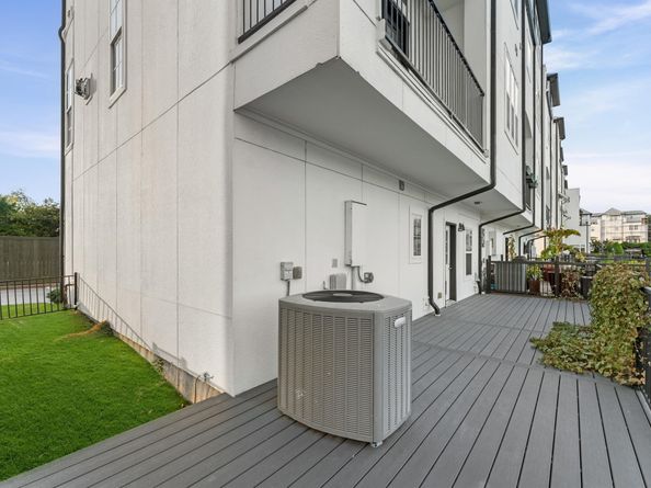 2202 Lakeshore Edge Drive, Houston TX 77080