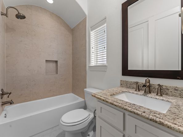 2202 Lakeshore Edge Drive, Houston TX 77080