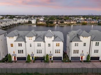 2202 Lakeshore Edge Drive