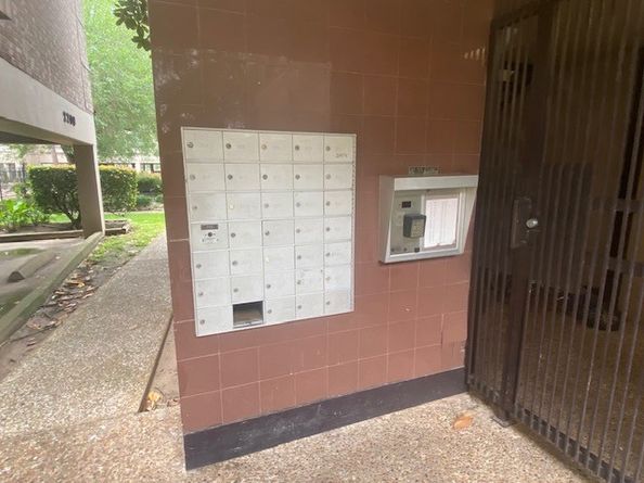 2209 S Braeswood Boulevard 33F, Houston TX 77030