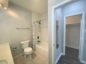 2209 S Braeswood Boulevard 33F, Houston TX 77030