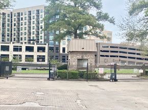 2209 S Braeswood Boulevard 33F, Houston TX 77030