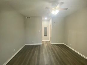 2209 S Braeswood Boulevard 33F, Houston TX 77030