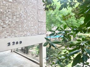 2209 S Braeswood Boulevard 33F, Houston TX 77030