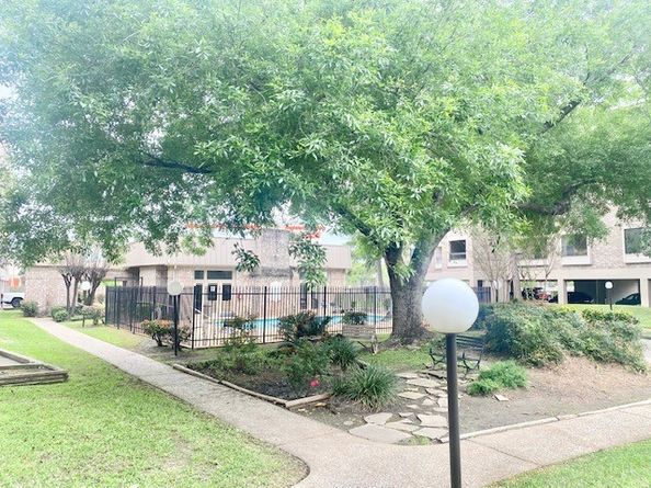 2209 S Braeswood Boulevard 33F, Houston TX 77030