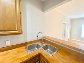 2209 S Braeswood Boulevard 33F, Houston TX 77030