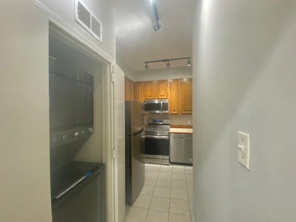 2209 S Braeswood Boulevard 33F, Houston TX 77030