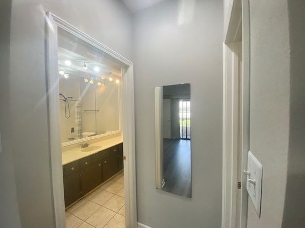 2209 S Braeswood Boulevard 33F, Houston TX 77030