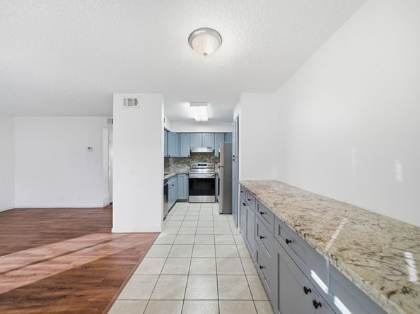 11002 Hammerly Boulevard 27, Houston TX 77043