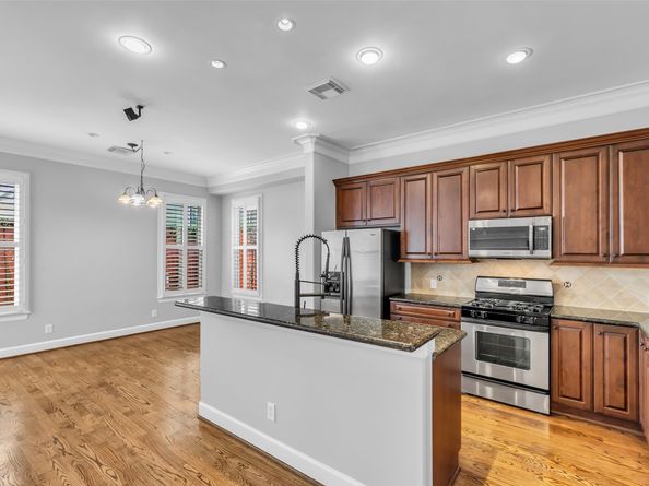 1408 Alabama Street, Houston TX 77004