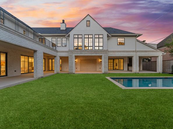 3653 Chevy Chase Drive, Houston TX 77019