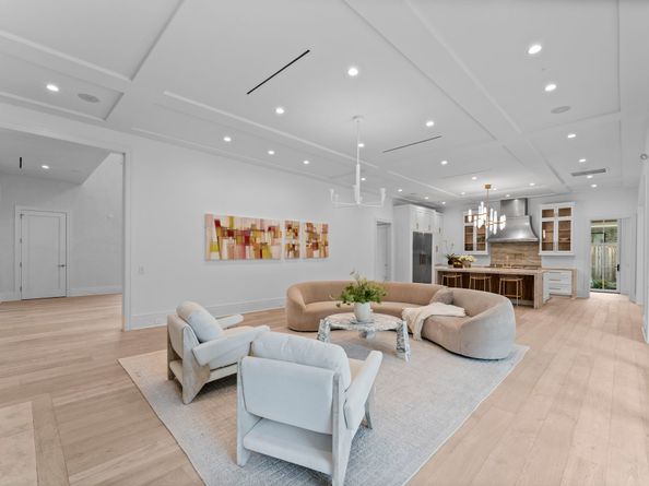 3653 Chevy Chase Drive, Houston TX 77019