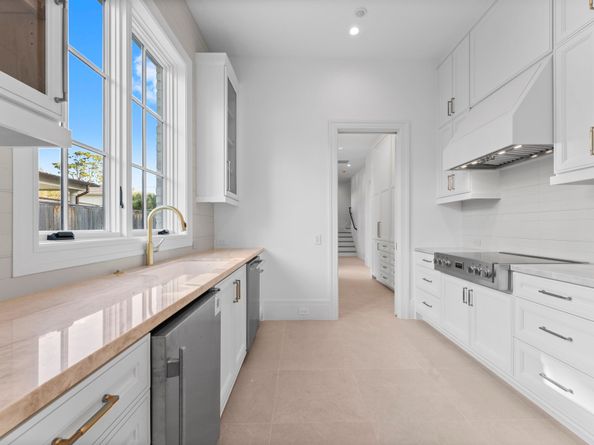 3653 Chevy Chase Drive, Houston TX 77019