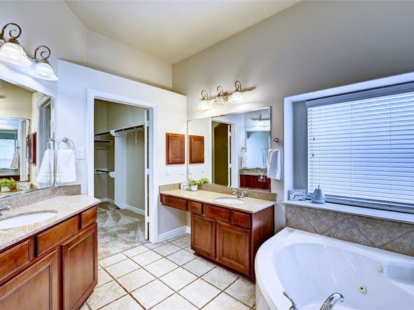 30 N Scribewood Circle, The Woodlands TX 77382