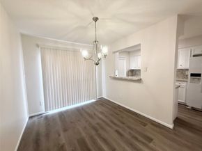 1477 Springrock Lane 12, Houston TX 77055