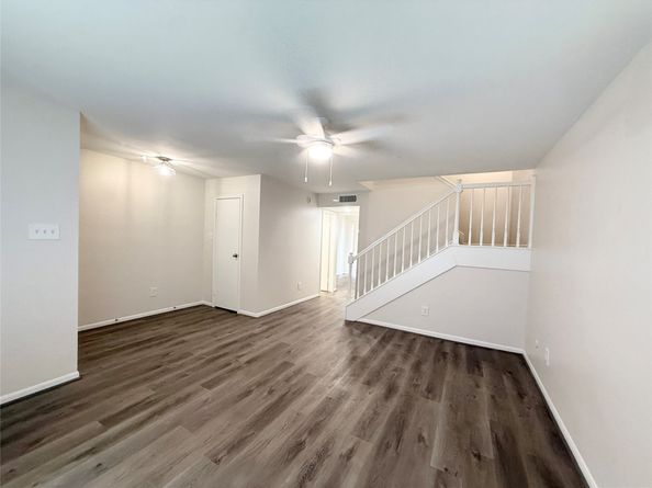 1477 Springrock Lane 12, Houston TX 77055