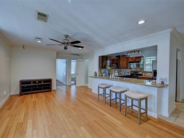 2012 Forest Hill Boulevard, Houston TX 77023