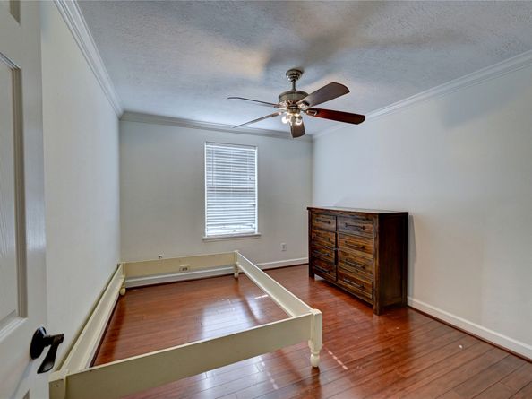 2012 Forest Hill Boulevard, Houston TX 77023