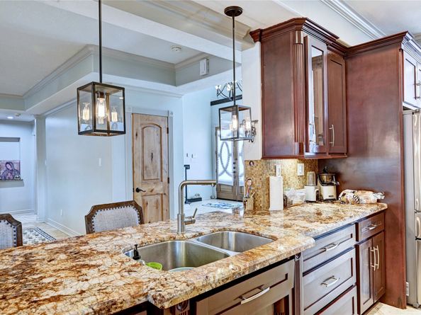 2012 Forest Hill Boulevard, Houston TX 77023