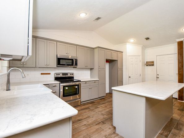 2431 Country Place Drive, Richmond TX 77406