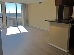 3525 Sage Road 1708, Houston TX 77056