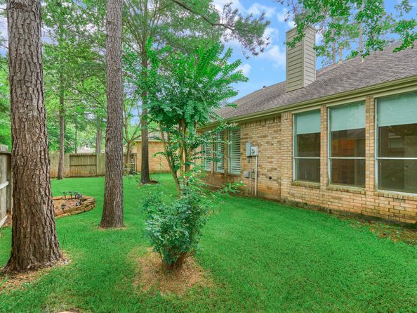 6 Wrenfield Place, The Woodlands TX 77384