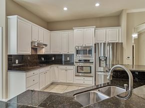 6 Wrenfield Place, The Woodlands TX 77384