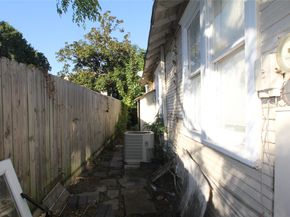 7013 Avenue E, Houston TX 77011