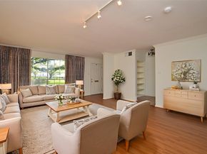 5864 Doliver Drive 116, Houston TX 77057