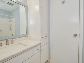 5864 Doliver Drive 116, Houston TX 77057