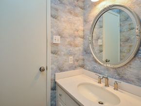 5864 Doliver Drive 116, Houston TX 77057