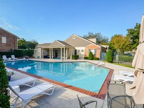 5864 Doliver Drive 116, Houston TX 77057