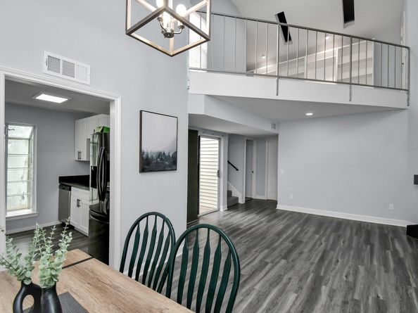 9809 Richmond Avenue B13, Houston TX 77042