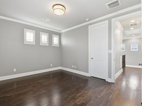 10933 Upland Park, Houston TX 77043