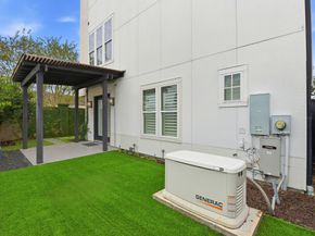 10933 Upland Park, Houston TX 77043