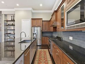 10933 Upland Park, Houston TX 77043