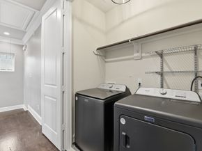 10933 Upland Park, Houston TX 77043