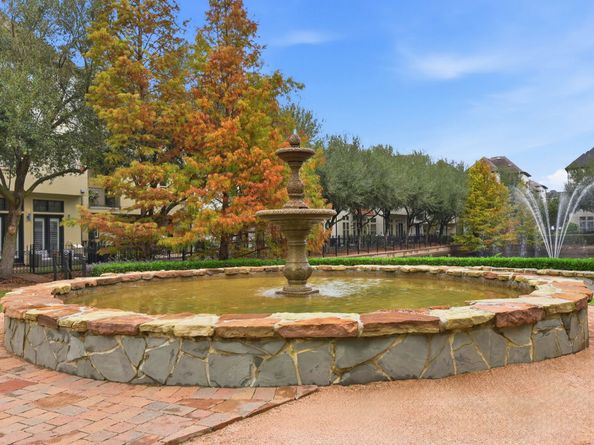 10933 Upland Park, Houston TX 77043