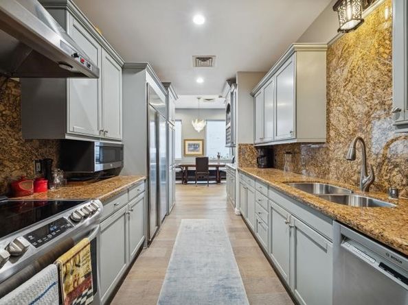 914 Main Street 1204, Houston TX 77002