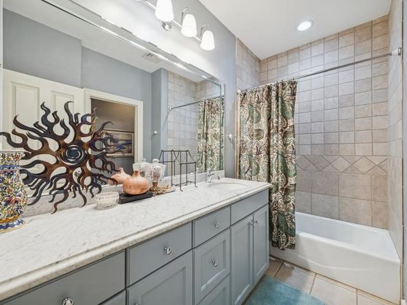 914 Main Street 1204, Houston TX 77002