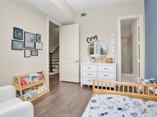 2020 Mcgowen Street 8E, Houston TX 77004