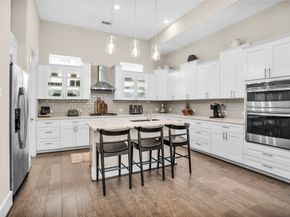 2020 Mcgowen Street 8E, Houston TX 77004