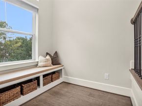 2020 Mcgowen Street 8E, Houston TX 77004