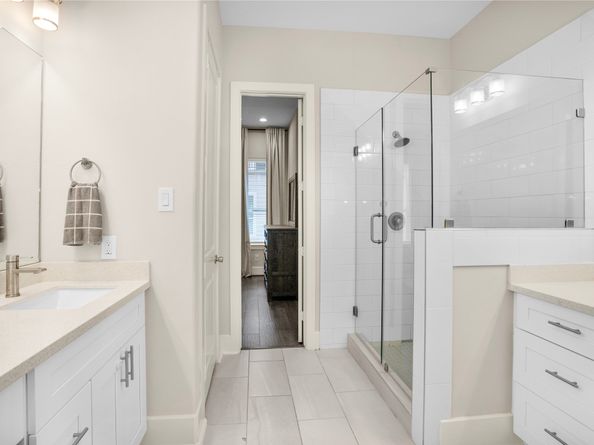 2020 Mcgowen Street 8E, Houston TX 77004