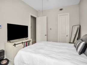 2020 Mcgowen Street 8E, Houston TX 77004